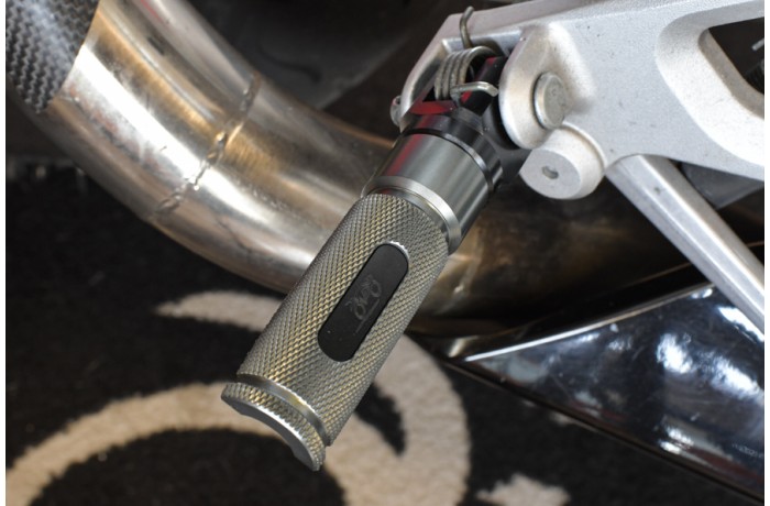 Rear Footpegs SUZUKI - UNIK by Avdb Rear Footpegs SUZUKI - UNIK by Avdb