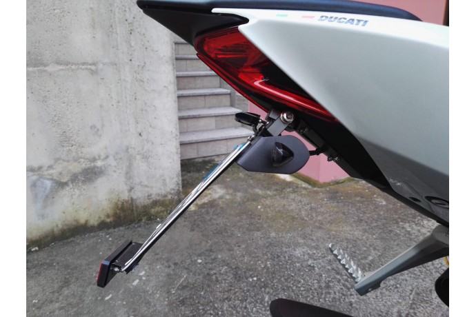 Support de plaque DUCATI PANIGALE 899 / 1199 / 1299 2013 - 2017 Support de plaque DUCATI PANIGALE 899 / 1199 / 1299 2013 - 2017