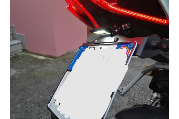 Support de plaque DUCATI PANIGALE 899 / 1199 / 1299 2013 - 2017 Support de plaque DUCATI PANIGALE 899 / 1199 / 1299 2013 - 2017