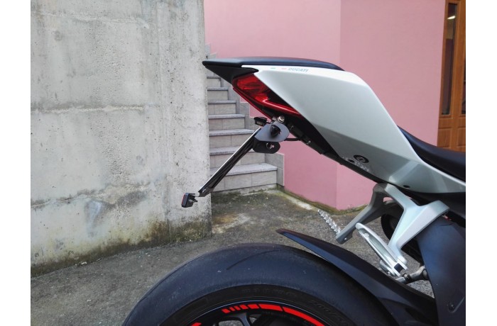 Support de plaque DUCATI PANIGALE 899 / 1199 / 1299 2013 - 2017 Support de plaque DUCATI PANIGALE 899 / 1199 / 1299 2013 - 2017