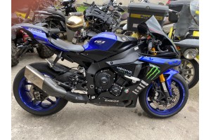 GETRIEBE STURZPAD KIT YAMAHA R1 / R1M 2015 - 2021 GETRIEBE STURZPAD KIT YAMAHA R1 / R1M 2015 - 2021