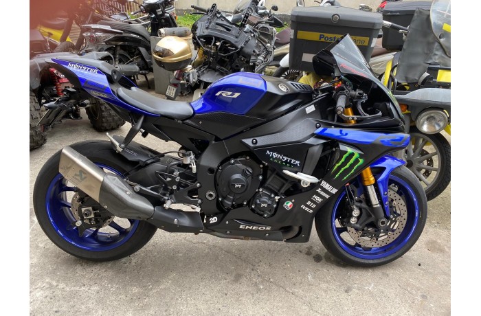 KIT Tampons de Protection Carters YAMAHA R1 / R1M 2015 - 2021 KIT Tampons de Protection Carters YAMAHA R1 / R1M 2015 - 2021