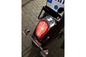 LED-Bremslicht mit integrierten Blinker KAWASAKI VULCAN VN 2000 / LT 2004 - 2010 LED-Bremslicht mit integrierten Blinker KAWASAKI VULCAN VN 2000 / LT 2004 - 2010