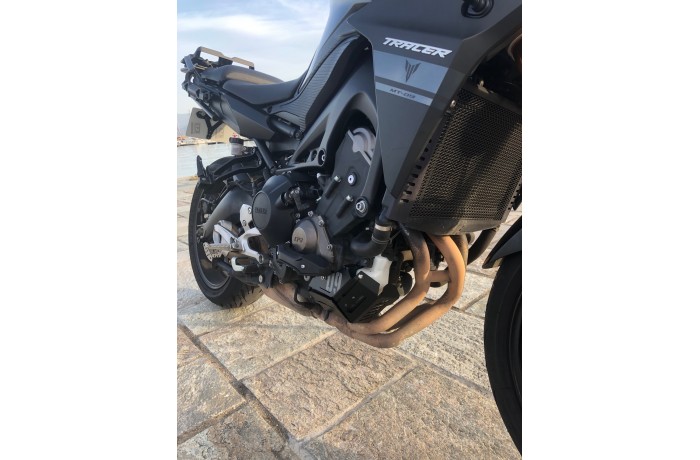 KÜHLMITTELABDECKUNG YAMAHA MT 09 & XSR 900 KÜHLMITTELABDECKUNG YAMAHA MT 09 & XSR 900