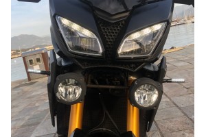 Dual-function LED Daytime Running Lights and Sequential Turn Signal Lights