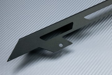 Chain guard in anodised aluminum KTM DUKE / RC 125 200 390 Chain guard in anodised aluminum KTM DUKE / RC 125 200 390