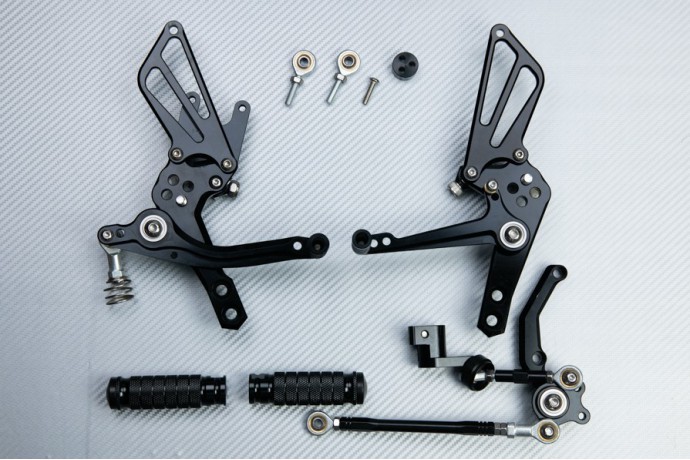 Platines Commandes Reculées KTM DUKE / R 690 2012 - 2018 Platines Commandes Reculées KTM DUKE / R 690 2012 - 2018