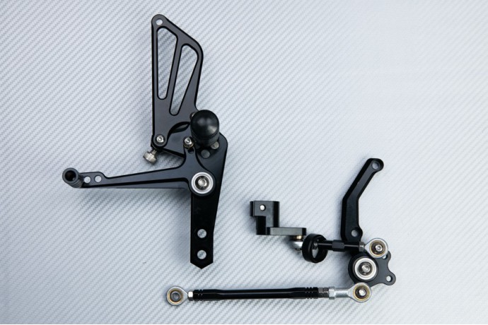 Estriberas retrasadas regulables KTM DUKE / R 690 2012 - 2018 Estriberas retrasadas regulables KTM DUKE / R 690 2012 - 2018