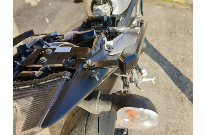 Maniglie passeggero posteriore in alluminio anodizzato YAMAHA MT09 / SP 2017 - 2020