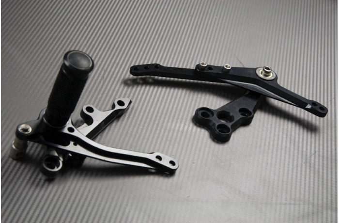 Estriberas retrasadas regulables SUZUKI GSF Bandit 650 / 1250 / GSXF 2006 - 2016 Estriberas retrasadas regulables SUZUKI GSF Bandit 650 / 1250 / GSXF 2006 - 2016