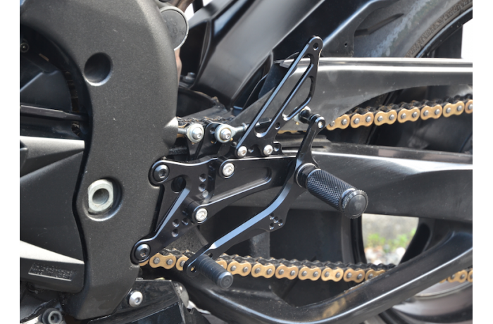 Platines Commandes Reculées BUELL XB9R / XB9S / XB12R / XB12S / S2 / EBR 1190 1994 - 2014 Platines Commandes Reculées BUELL XB9R / XB9S / XB12R / XB12S / S2 / EBR 1190 1994 - 2014