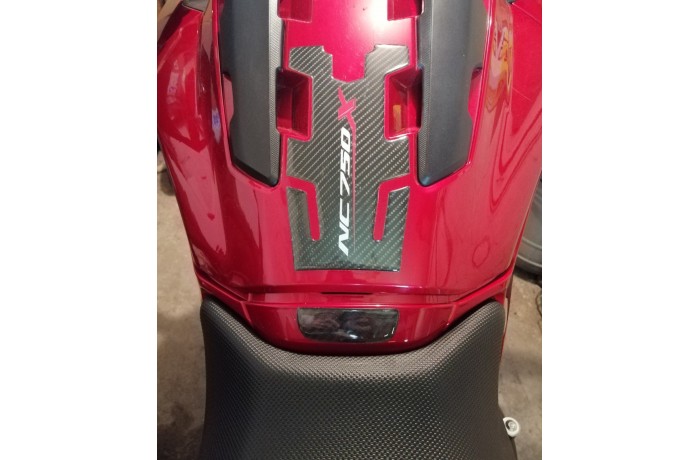 Protección adhesiva del depósito - Modelo NC750X Protección adhesiva del depósito - Modelo NC750X