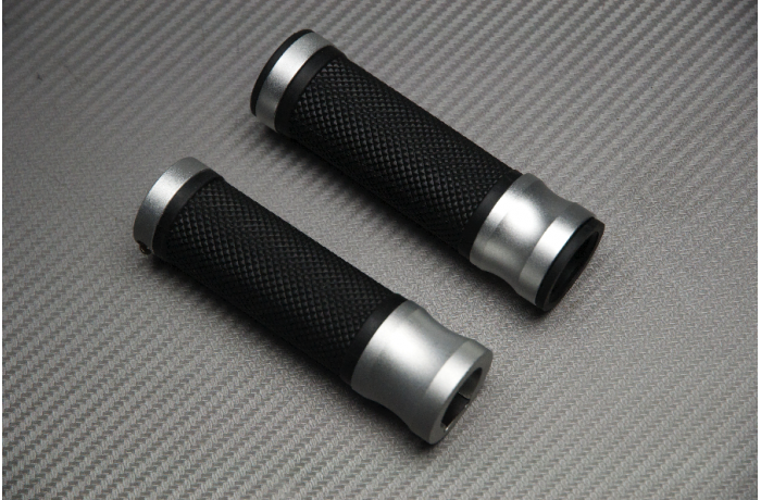 Pair of Aluminum and Rubber Handlebar Grips 22 / 24mm Pair of Aluminum and Rubber Handlebar Grips 22 / 24mm