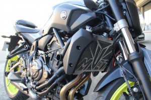 Kühlergrill- Abdeckung YAMAHA MT07 / TRACER 700 2014 - 2024 Kühlergrill- Abdeckung YAMAHA MT07 / TRACER 700 2014 - 2024