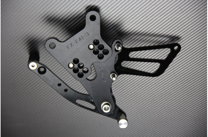 Platines Commandes Reculées HONDA CBR 600 F / FS / FI / F4I 1999 - 2007 Platines Commandes Reculées HONDA CBR 600 F / FS / FI / F4I 1999 - 2007