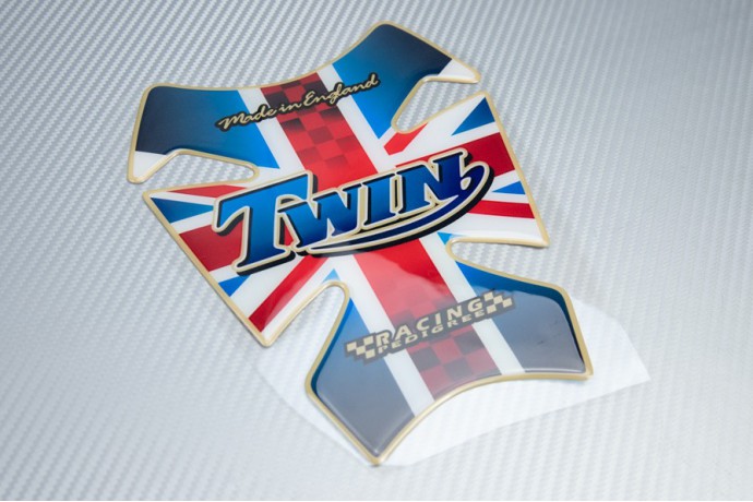 Protection adhésive pour réservoir TRIUMPH - Modèle TWIN Union Jack / Flag Protection adhésive pour réservoir TRIUMPH - Modèle TWIN Union Jack / Flag