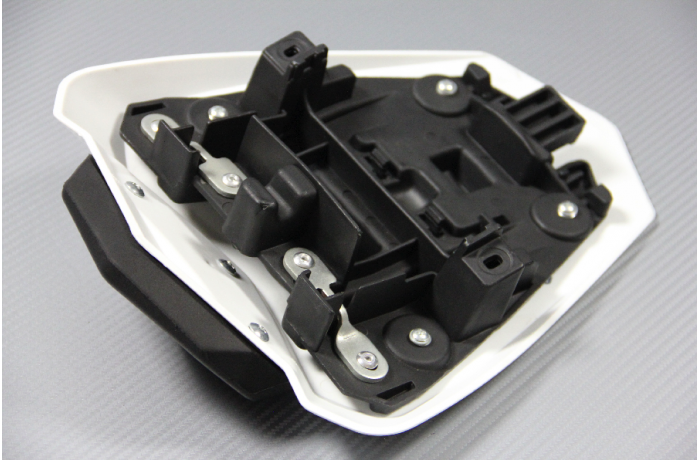 Tapa de colín YAMAHA YZF R1 CROSSPLANE 2009 - 2014 Tapa de colín YAMAHA YZF R1 CROSSPLANE 2009 - 2014