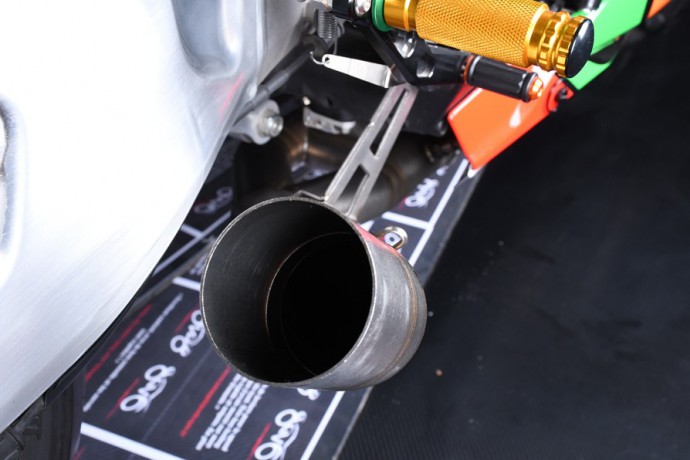 Manguito de conexión en forma de Y / Y Pipe YAMAHA FZ6 / FAZER 600 2004 - 2014