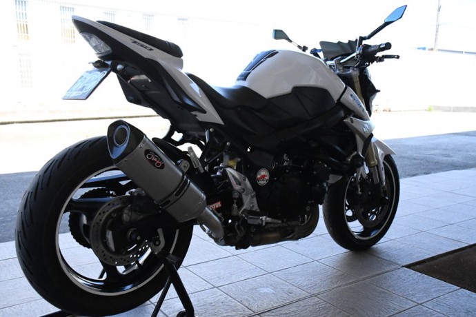 AVDB Slip On Exhaust to adapt - " El concerto " AVDB Slip On Exhaust to adapt - " El concerto "