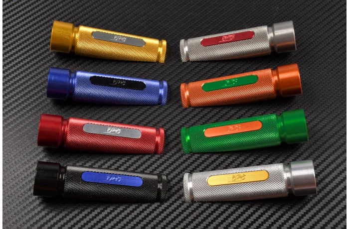 Fußrasten hinten V2 SUZUKI - UNIK von Avdb