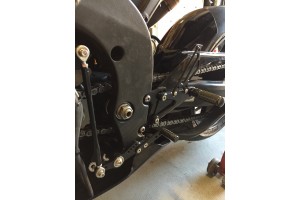 Estriberas retrasadas regulables YAMAHA YZF R1 2007 - 2008