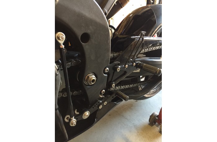 Estriberas retrasadas regulables YAMAHA YZF R1 2007 - 2008