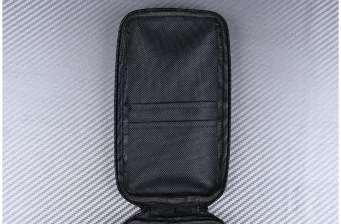 Funda para móvil + Soporte de fijación Funda para móvil + Soporte de fijación