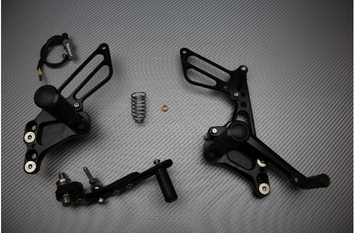 Platines Commandes Reculées SUZUKI GSXR 600 / 750 / 1000 2009 - 2017