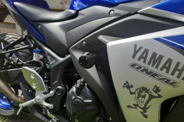 PADS / SCHUTZROLLEN YAMAHA R25 R3 & MT-03 2015 - 2018 PADS / SCHUTZROLLEN YAMAHA R25 R3 & MT-03 2015 - 2018