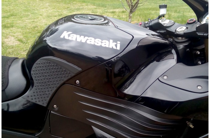 Grip adhesivo antideslizante del depósito Kawasaki ZZR & GTR 1400 2006 / 2020 Grip adhesivo antideslizante del depósito Kawasaki ZZR & GTR 1400 2006 / 2020