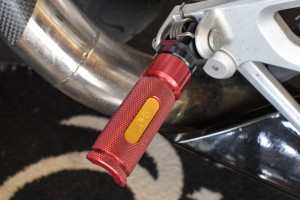 Reposapiés delantero V2 KTM - UNIK By Avdb