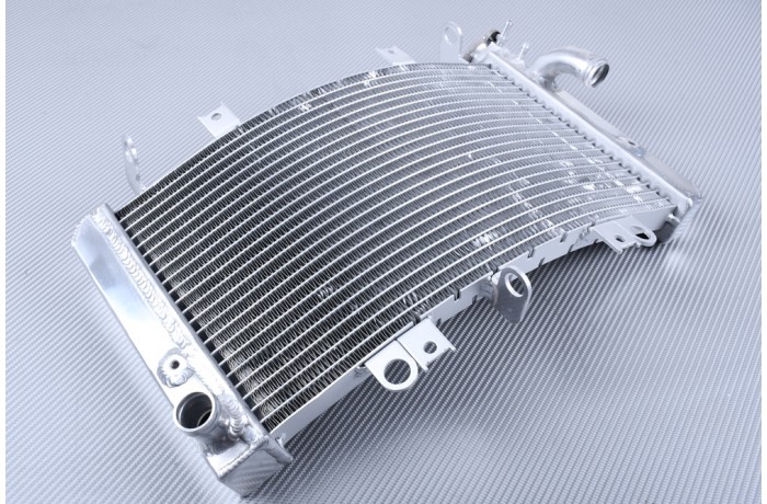 Radiador SUZUKI HAYABUSA GSXR 1300 / 1340 2008 - 2018 Radiador SUZUKI HAYABUSA GSXR 1300 / 1340 2008 - 2018