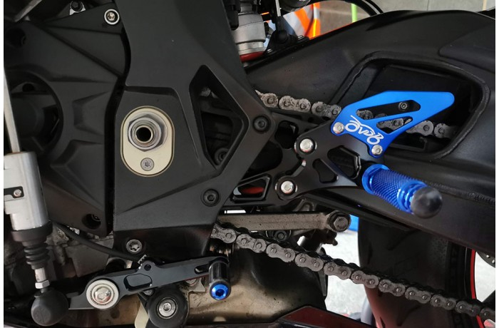 Fußrastenanlage AVDB BMW S1000RR / HP4 2015 - 2018 Fußrastenanlage AVDB BMW S1000RR / HP4 2015 - 2018