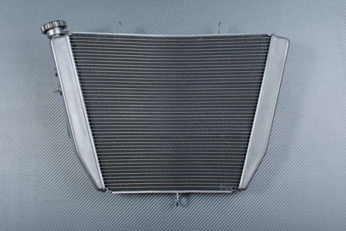 Radiateur SUZUKI GSXR 600 / 750 2006 - 2017 Radiateur SUZUKI GSXR 600 / 750 2006 - 2017