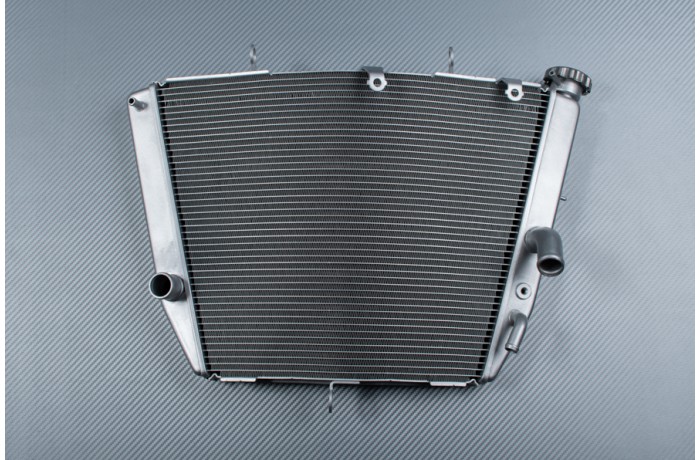 Radiador SUZUKI GSXR 600 / 750 2006 - 2017 Radiador SUZUKI GSXR 600 / 750 2006 - 2017