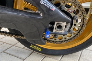 PAIR OF UNIVERSAL M6 SWING ARM SPOOLS PAIR OF UNIVERSAL M6 SWING ARM SPOOLS