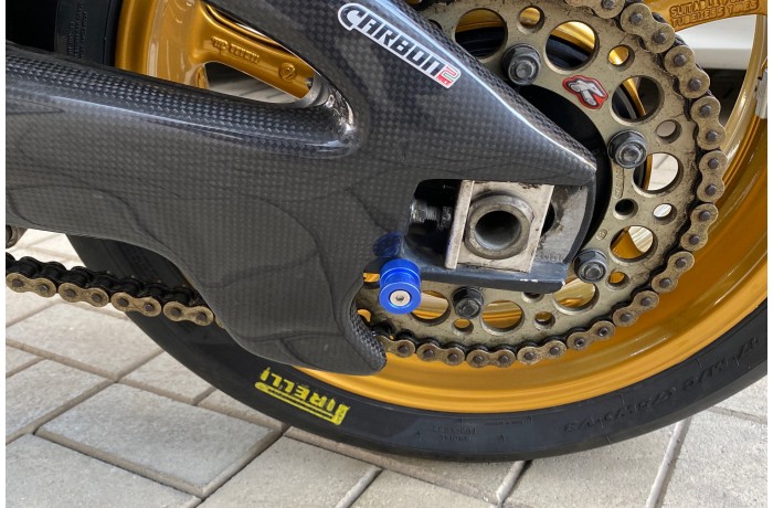 PAIR OF UNIVERSAL M6 SWING ARM SPOOLS PAIR OF UNIVERSAL M6 SWING ARM SPOOLS