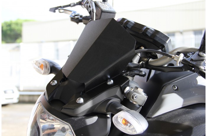 WINDSCHILD AUS ELOXIERTEM ALU YAMAHA MT07 / FZ07 2014 - 2017 WINDSCHILD AUS ELOXIERTEM ALU YAMAHA MT07 / FZ07 2014 - 2017
