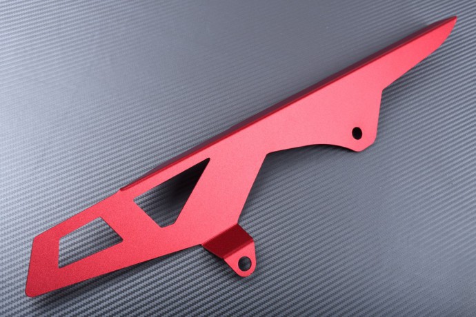 Chain guard in anodised aluminum SUZUKI GSXR 600 / 750 2006 - 2010 Chain guard in anodised aluminum SUZUKI GSXR 600 / 750 2006 - 2010