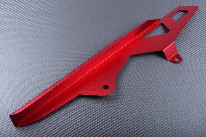 Chain guard in anodised aluminum SUZUKI GSXR 600 / 750 2006 - 2010 Chain guard in anodised aluminum SUZUKI GSXR 600 / 750 2006 - 2010