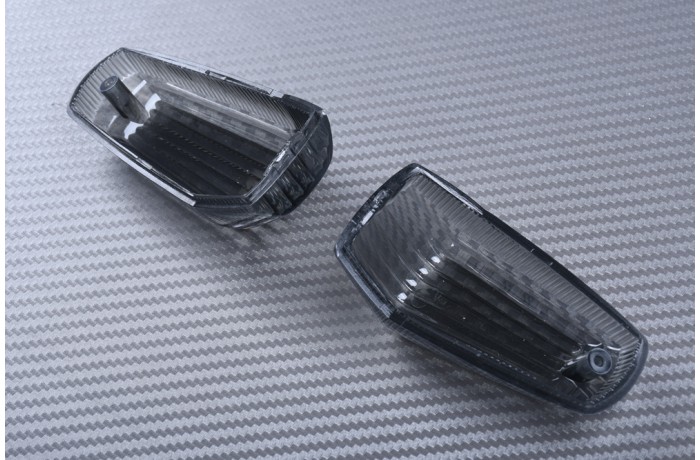 Paire de caches clignotants arrière SUZUKI GSXR 600 750 2004-2005 / GSX-R 1000 2003 - 2004 Paire de caches clignotants arrière SUZUKI GSXR 600 750 2004-2005 / GSX-R 1000 2003 - 2004