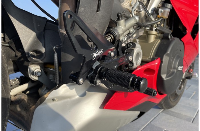 Commandes reculées AVDB DUCATI PANIGALE V4 / V4S / V4R 2018 - 2024 Commandes reculées AVDB DUCATI PANIGALE V4 / V4S / V4R 2018 - 2024
