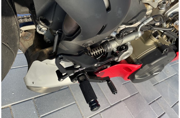Commandes reculées AVDB DUCATI PANIGALE V4 / V4S / V4R 2018 - 2024 Commandes reculées AVDB DUCATI PANIGALE V4 / V4S / V4R 2018 - 2024