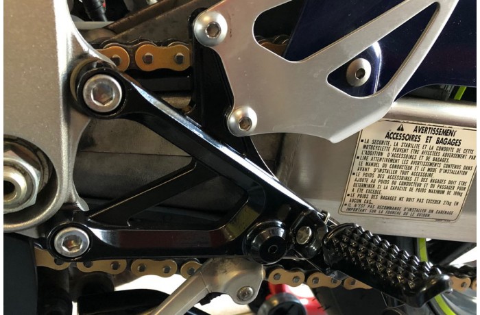 Front Footrest Bracket HONDA CBR 600 F / F4 / FI / FS 1999 - 2006