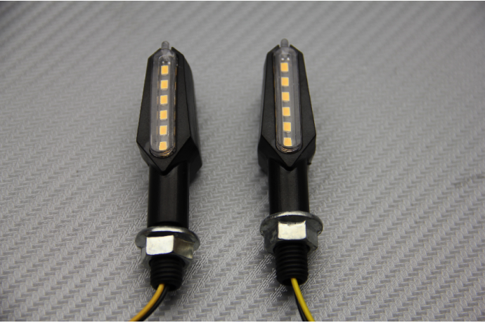 Paire de clignotants LED Recto / Verso Universels Paire de clignotants LED Recto / Verso Universels