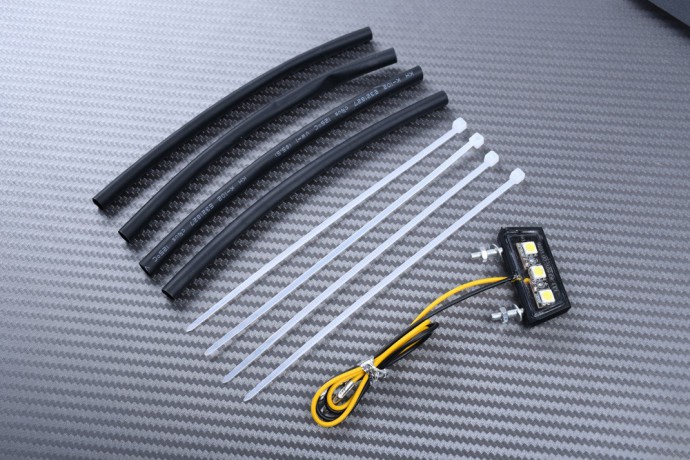 Portatarga specifico AVDB TRIUMPH DAYTONA / STREET TRIPLE / MOTO2 / 660 / 675 / 765 2013 - 2024 Portatarga specifico AVDB TRIUMPH DAYTONA / STREET TRIPLE / MOTO2 / 660 / 675 / 765 2013 - 2024