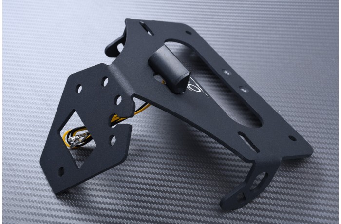 Portatarga specifico AVDB TRIUMPH DAYTONA / STREET TRIPLE / MOTO2 / 660 / 675 / 765 2013 - 2024 Portatarga specifico AVDB TRIUMPH DAYTONA / STREET TRIPLE / MOTO2 / 660 / 675 / 765 2013 - 2024