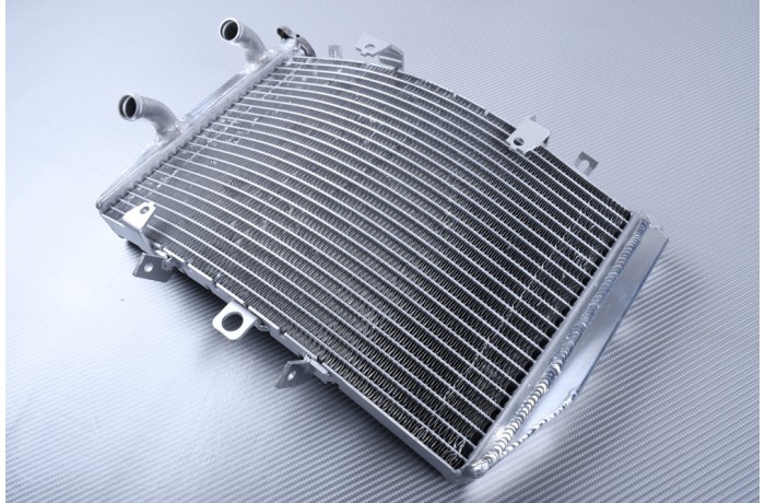 Radiateur TRIUMPH SPEED TRIPLE 1050 / R 2011 - 2015 Radiateur TRIUMPH SPEED TRIPLE 1050 / R 2011 - 2015