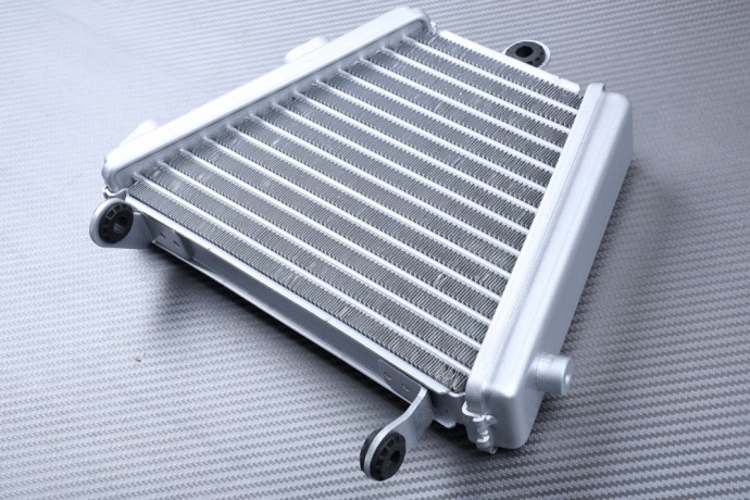 Radiateur d'huile SUZUKI GSXR 1000 2009 - 2016 Radiateur d'huile SUZUKI GSXR 1000 2009 - 2016