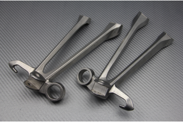FUẞRASTENANLAGE HINTEN SUZUKI GSXR 1000 07 / 15 DOPPELAUSPUFF